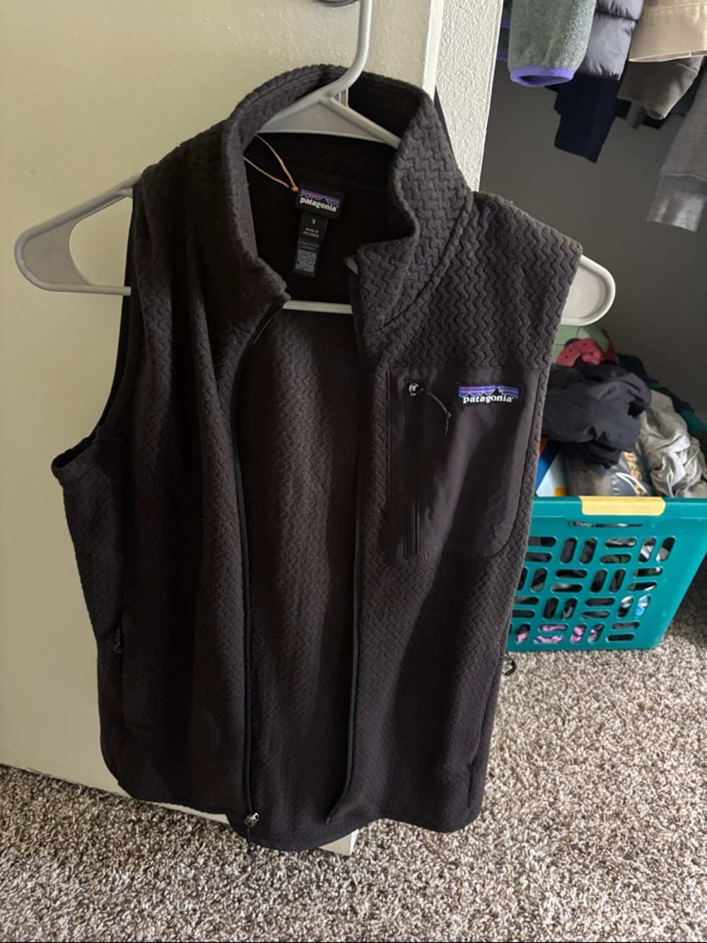 Women’s Black Patagonia R1 Vest